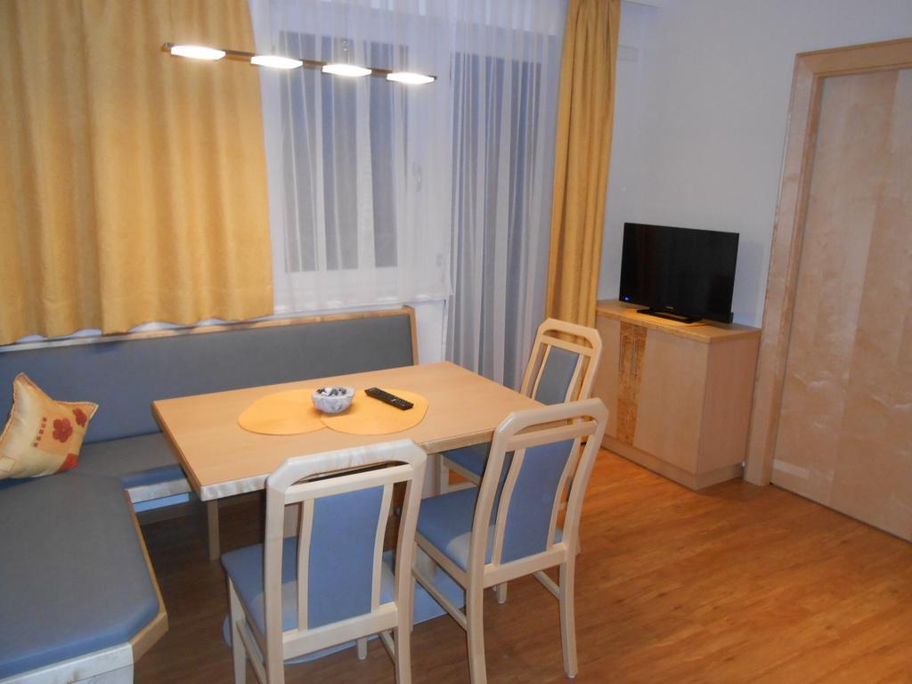 Apart Zangerle Kappl  Szoba fotó
